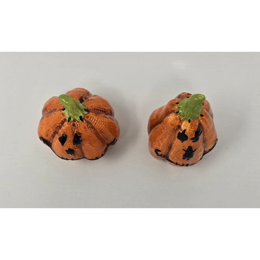 Pumpkin Salt & Pepper Shaker Set‎ Blue Sky Clayworks Stitched Ceramic Halloween